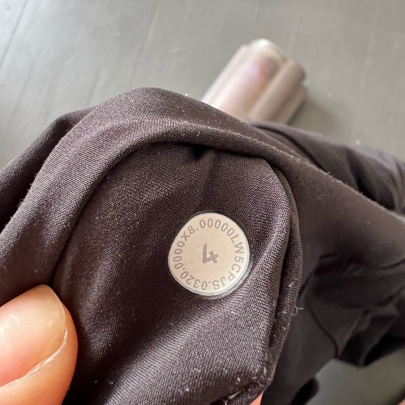 Lululemon On the Fly Jogger, size 4 - Picture 5 of 5